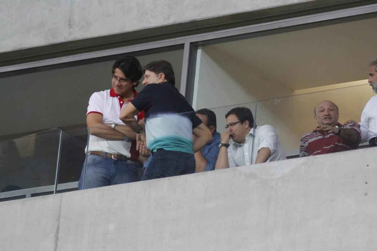 Time alvirrubro  derrotado em casa por 1 a 0