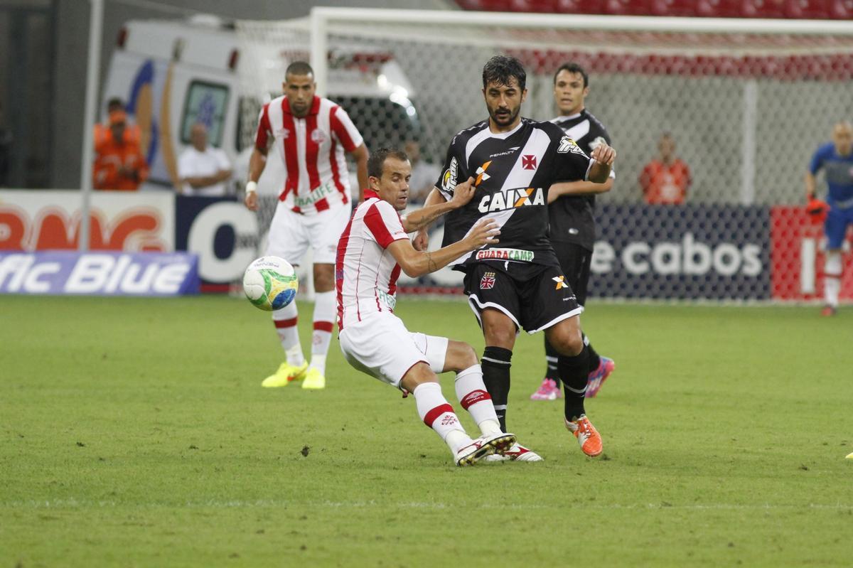 Time alvirrubro  derrotado em casa por 1 a 0