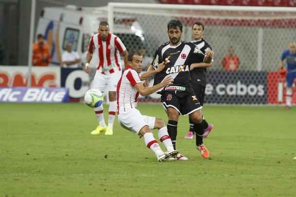 Time alvirrubro é derrotado em casa por 1 a 0