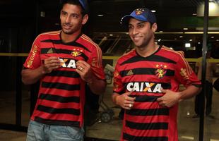 Duas novas contrataes do Leo chegam ao Recife nesta tera-feira