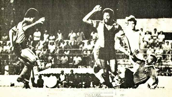 No Campeonato Pernambucano de 1982, o Íbis perde para o Náutico por 9 a 0