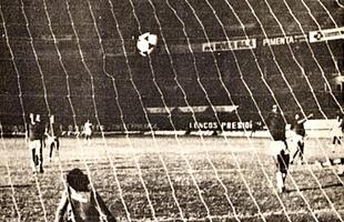 No Pernambucano de 1983, o Santa Cruz aplicou uma histrica goleada e venceu Pssaro Preto por 6 a 0