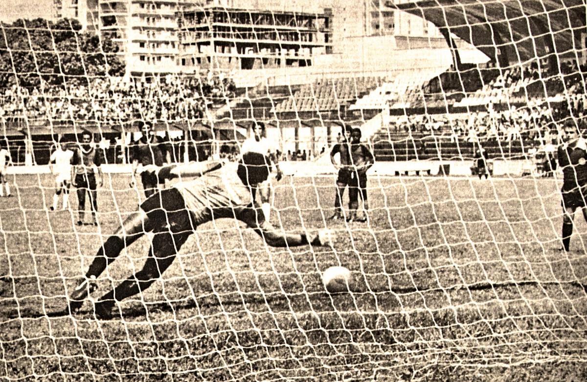 O Timbu voltou a golear o bis no Pernambucano de 1983 e ganhou o confronto por 6 a 0