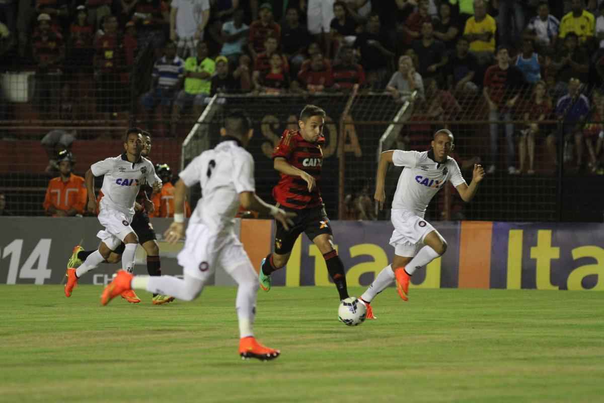 Sport saiu atrs do placar e buscou empate com o Atlitico-PR na Ilha do Retiro com gol do estreante Rgis