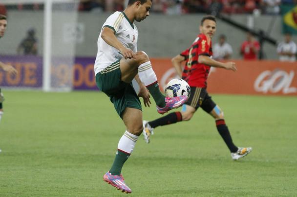 Na Arena Pernambuco, o Rubro-negro voltou a vencer na Srie A do Campeonato Brasileiro e empurrou o Verdo para a lanterna da competio.