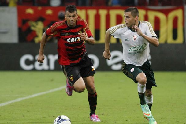Na Arena Pernambuco, o Rubro-negro voltou a vencer na Srie A do Campeonato Brasileiro e empurrou o Verdo para a lanterna da competio.