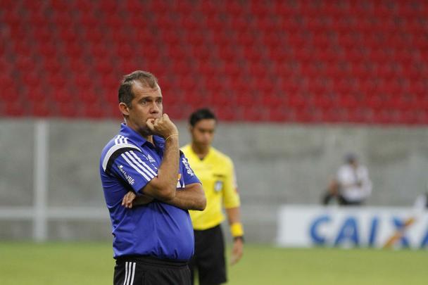 Na Arena Pernambuco, o Rubro-negro voltou a vencer na Srie A do Campeonato Brasileiro e empurrou o Verdo para a lanterna da competio.