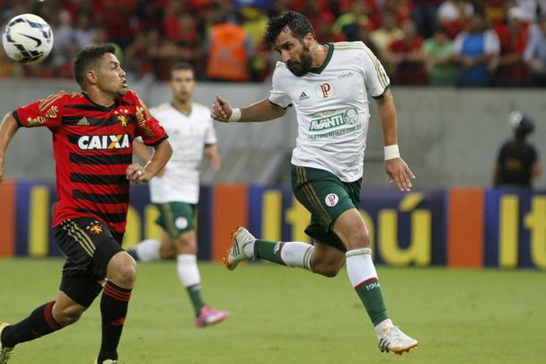 Na Arena Pernambuco, o Rubro-negro voltou a vencer na Srie A do Campeonato Brasileiro e empurrou o Verdo para a lanterna da competio.