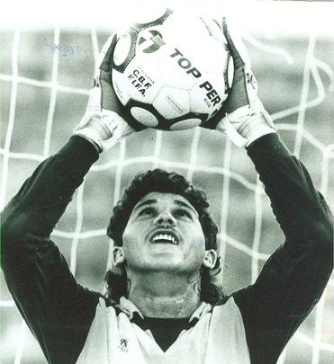 Gilberto se destacou no Sport na década de 1990. O goleiro foi bicampeão pernambucano (1991 e 1992). No Campeonato Brasileiro de 1992, chegou a ser eleito o melhor goleiro na tradicional seleção feita pela Revista Placar