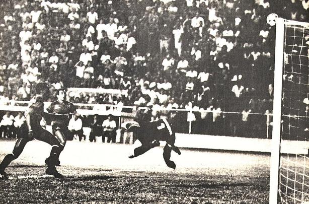 Na despedida da competição, a equipe rubro-negro não conseguiu sair do 0 a 0 com o Universitario. O jogo na Libertadores aconteceu no dia 23 de agosto de 1988