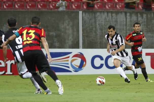 O Sport se despediu da Sul-Americana com uma derrota em 2 a 1 para o Libertad, na Arena Pernambuco. Priorizando o acesso à Série A do Brasileiro, a equipe leonina jogou com um time misto