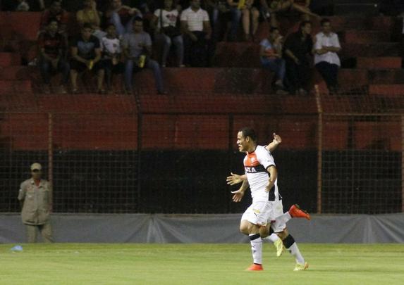Time do técnico Eduardo Baptista enfrentou o rubro-negro baiano pela partida de ida da Copa Sul-Americana