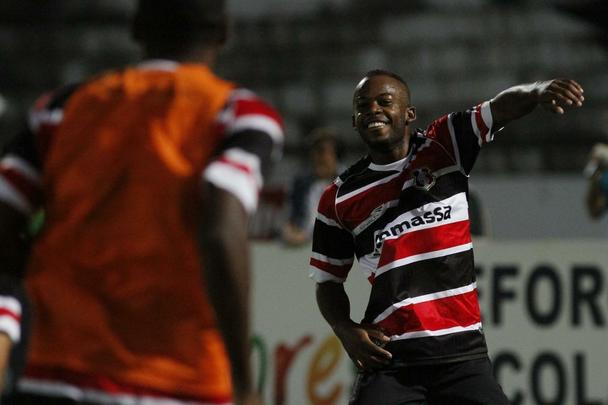 No estádio do Arruda, o Tricolor Pernambucano venceu o time goiano com gols de Wescley e Pingo em partida válida pela 19ª rodada da Série B 2014.