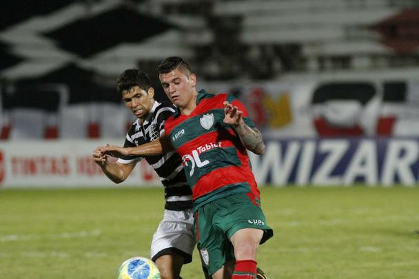 Com gol de Lo Gamalho no fim, Santa Cruz bate a Portuguesa no Arruda e volta a vencer