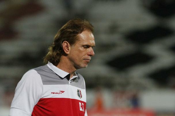 Com gol de Lo Gamalho no fim, Santa Cruz bate a Portuguesa no Arruda e volta a vencer