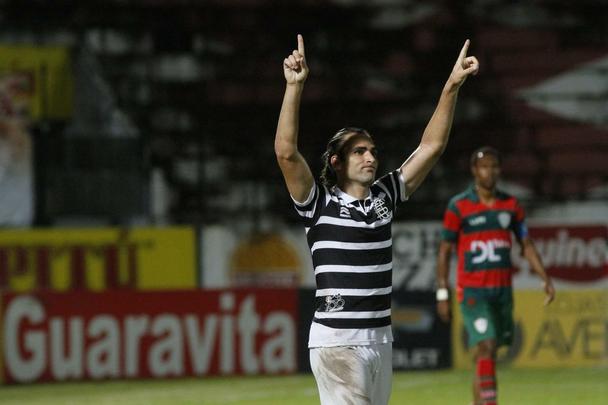 Com gol de Lo Gamalho no fim, Santa Cruz bate a Portuguesa no Arruda e volta a vencer