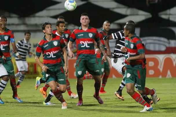 Com gol de Lo Gamalho no fim, Santa Cruz bate a Portuguesa no Arruda e volta a vencer