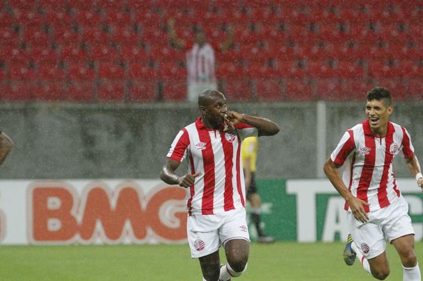 Timbu venceu o alvinegro cearense por 2 a 1 com dois gols do atacante Sass