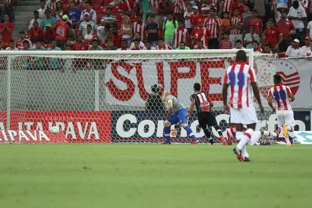Na Arena Pernambuco, o Timbu no resistiu ao time catarinense e se afastou do G4. Os gols da partida foram marcados por Sass e Edigar Junio (duas vezes).