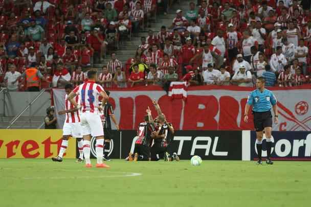 Na Arena Pernambuco, o Timbu no resistiu ao time catarinense e se afastou do G4. Os gols da partida foram marcados por Sass e Edigar Junio (duas vezes).