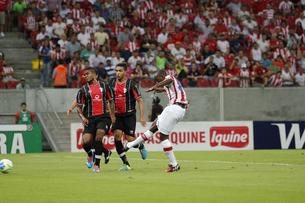 Na Arena Pernambuco, o Timbu no resistiu ao time catarinense e se afastou do G4. Os gols da partida foram marcados por Sass e Edigar Junio (duas vezes).