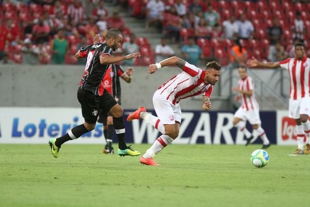 Na Arena Pernambuco, o Timbu no resistiu ao time catarinense e se afastou do G4. Os gols da partida foram marcados por Sass e Edigar Junio (duas vezes).