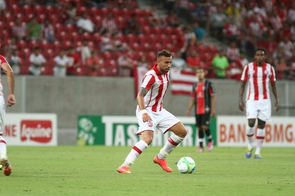 Na Arena Pernambuco, o Timbu no resistiu ao time catarinense e se afastou do G4. Os gols da partida foram marcados por Sass e Edigar Junio (duas vezes).