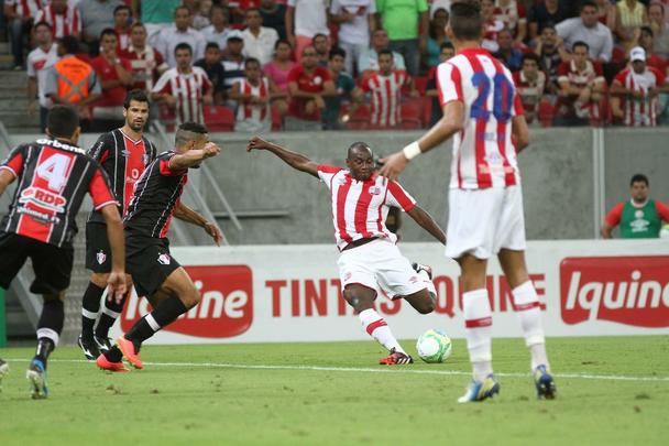 Na Arena Pernambuco, o Timbu no resistiu ao time catarinense e se afastou do G4. Os gols da partida foram marcados por Sass e Edigar Junio (duas vezes).