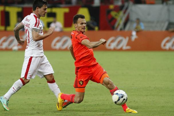 Na Arena Pernambuco, Leo e Colorado no conseguiram sair do zero em uma partida muito equilibrada. O jogo contou com o retorno de Diego Souza aos gramados aps leso e com vaias ao tcnico leonino Eduardo Baptista