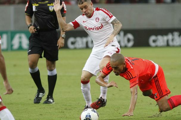 Na Arena Pernambuco, Leo e Colorado no conseguiram sair do zero em uma partida muito equilibrada. O jogo contou com o retorno de Diego Souza aos gramados aps leso e com vaias ao tcnico leonino Eduardo Baptista