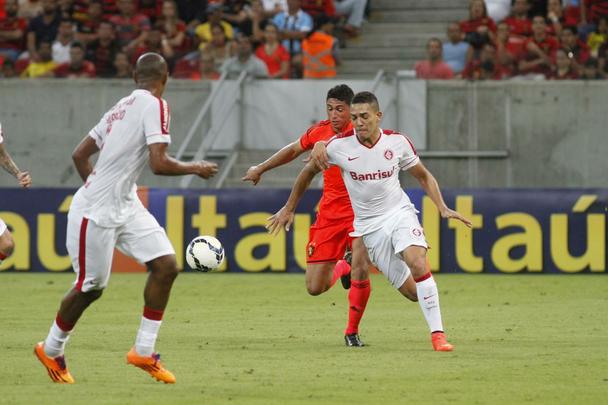 Na Arena Pernambuco, Leo e Colorado no conseguiram sair do zero em uma partida muito equilibrada. O jogo contou com o retorno de Diego Souza aos gramados aps leso e com vaias ao tcnico leonino Eduardo Baptista