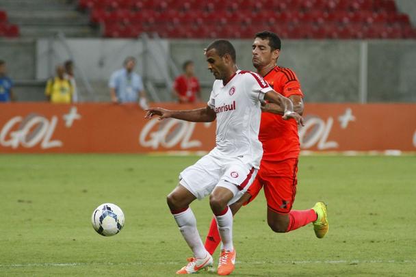 Na Arena Pernambuco, Leo e Colorado no conseguiram sair do zero em uma partida muito equilibrada. O jogo contou com o retorno de Diego Souza aos gramados aps leso e com vaias ao tcnico leonino Eduardo Baptista