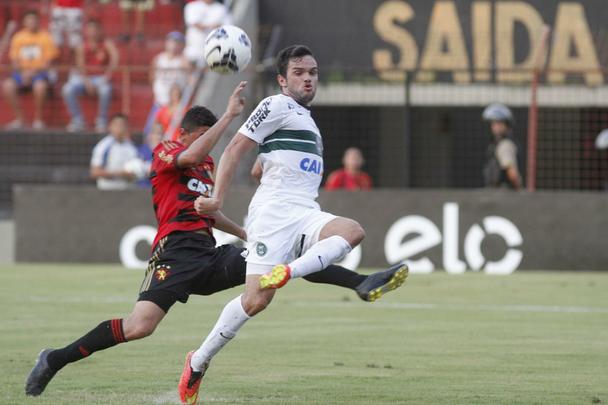 No dia em que o time e os torcedores voltaram a atuar a juntos, o Leo foi implacvel