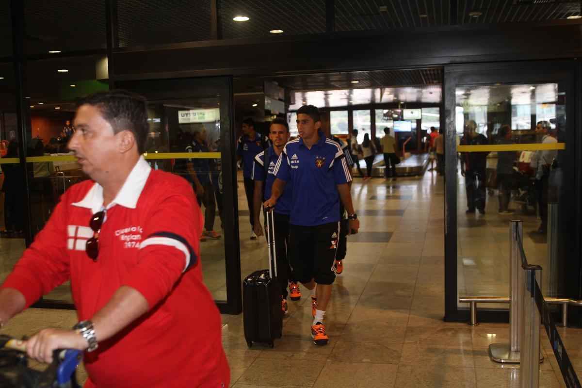Delegao do Sport retorna ao Recife aps derrota para o Bahia na Arena Fonte Nova