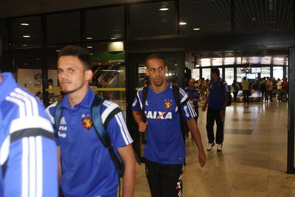 Delega��o do Sport retorna ao Recife ap�s derrota para o Bahia na Arena Fonte Nova