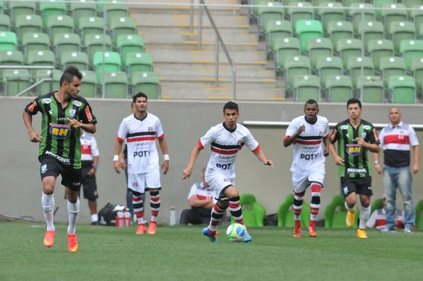Tricolor sofreu o gol no primeiro tempo e não conseguiu reagir. Acabou saindo de campo derrotado