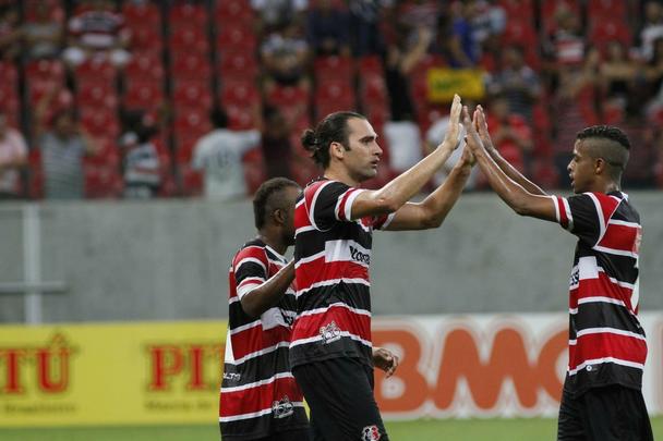 Com três gols no primeiro tempo, Tricolor superou equipe mineira na Arena Pernambuco