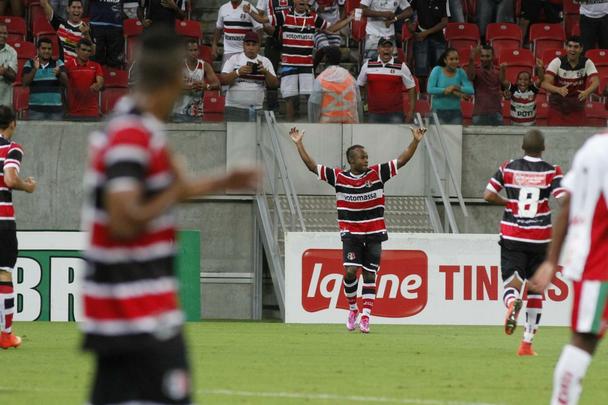 Com três gols no primeiro tempo, Tricolor superou equipe mineira na Arena Pernambuco