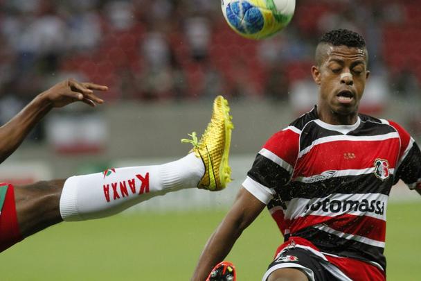 Com trs gols no primeiro tempo, Tricolor superou equipe mineira na Arena Pernambuco