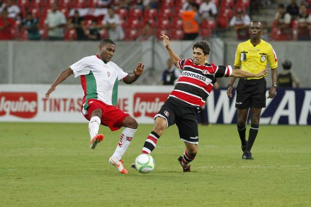 Com trs gols no primeiro tempo, Tricolor superou equipe mineira na Arena Pernambuco