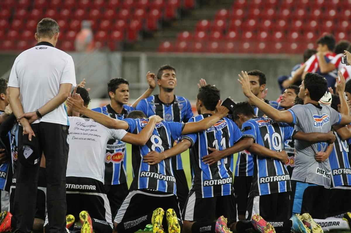 Aps derrota por 1 a 0 no jogo de ida, o Nutico precisava da vitria. O Porto, porm, foi quem saiu na frente, com Thaciano. O gol animou o Timbu, que buscou o empate, com um gol de Niel. No foi suficiente e quem comemorou o ttulo foi a garotada do Gavio