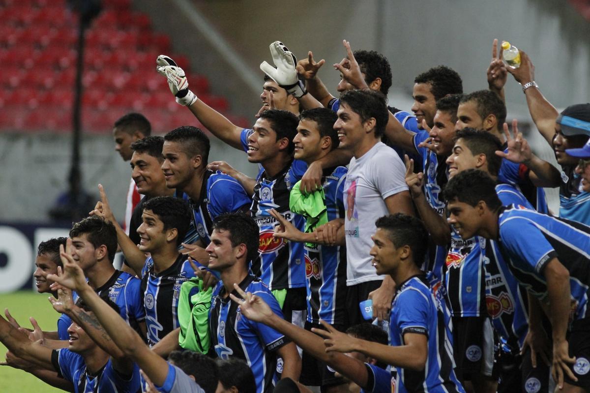 Aps derrota por 1 a 0 no jogo de ida, o Nutico precisava da vitria. O Porto, porm, foi quem saiu na frente, com Thaciano. O gol animou o Timbu, que buscou o empate, com um gol de Niel. No foi suficiente e quem comemorou o ttulo foi a garotada do Gavio