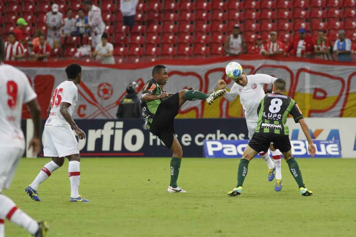 Timbu decepcionou ao ser surpreendido pelo Coelho, do tcnico Givanildo Oliveira, na Arena Pernambuco. Os gols da partida foram marcados por Gilson (dois), Renan Oliveira e Obina; Renato Chaves descontou para os donos da casa