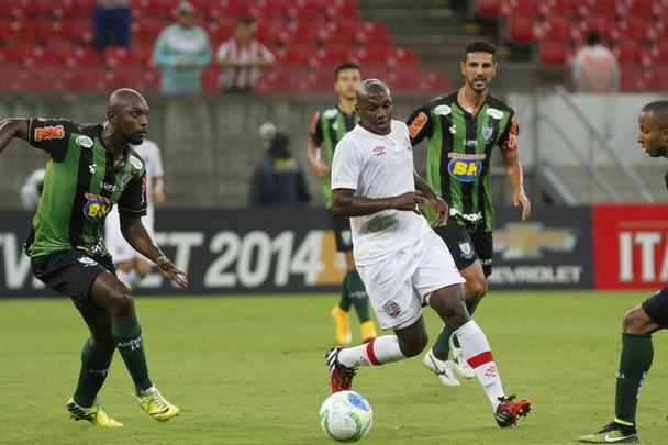 Timbu decepcionou ao ser surpreendido pelo Coelho, do tcnico Givanildo Oliveira, na Arena Pernambuco. Os gols da partida foram marcados por Gilson (dois), Renan Oliveira e Obina; Renato Chaves descontou para os donos da casa