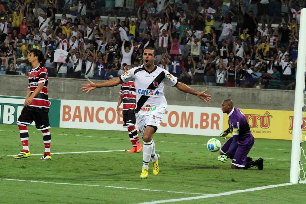 15 de julho de 2014 - O Tricolor do Arruda saiu na frente do Vasco na Arena Pantanal, com um golao de Danilo Pires, mas os cariocas viraram e aplicaram a maior goleada sofrida pelo Santa Cruz na Srie B de 2014.