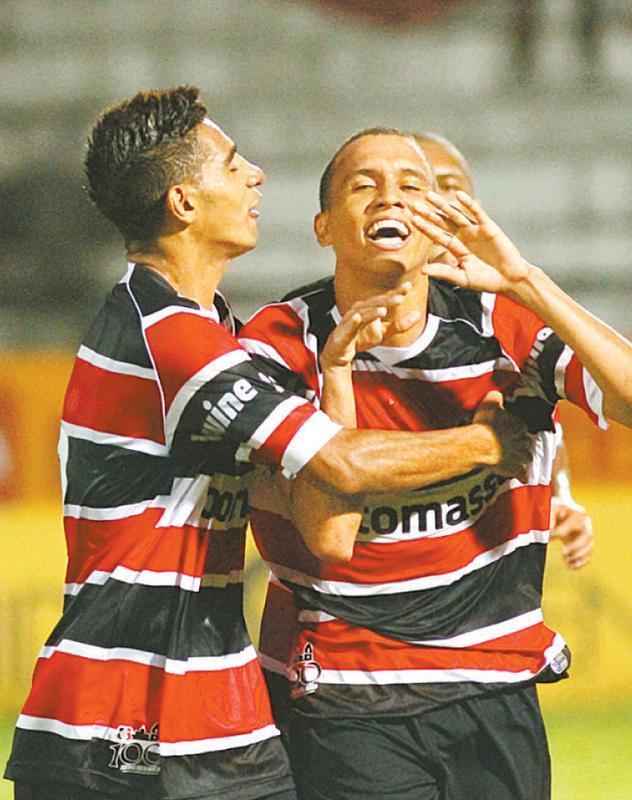 3 de junho de 2014 - Tricolor venceu a Ponte Preta por 2 a 1 com gols de Pingo e e Renatinho e terminou o primeiro semestre como nico invicto da Srie B antes da parada da Copa do Mundo.