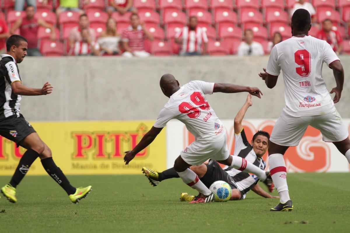 Jogando na Arena Pernambuco, o Timbu caminhava para um empate diante dos natalenses, at que o placar foi definido aos 40 minutos do segundo tempo. Os gols da partida foram marcados por Sass (dois), a favor do Timbu, e Rodrigo Silva, que descontou para os visitantes.