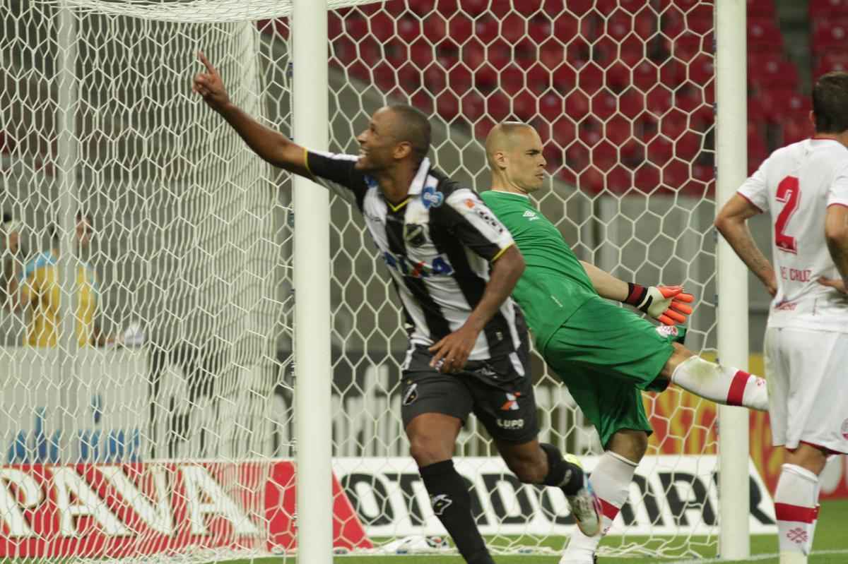 Jogando na Arena Pernambuco, o Timbu caminhava para um empate diante dos natalenses, at que o placar foi definido aos 40 minutos do segundo tempo. Os gols da partida foram marcados por Sass (dois), a favor do Timbu, e Rodrigo Silva, que descontou para os visitantes.