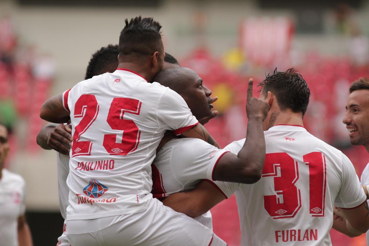 Jogando na Arena Pernambuco, o Timbu caminhava para um empate diante dos natalenses, at que o placar foi definido aos 40 minutos do segundo tempo. Os gols da partida foram marcados por Sass (dois), a favor do Timbu, e Rodrigo Silva, que descontou para os visitantes.