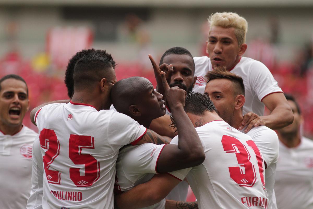 Jogando na Arena Pernambuco, o Timbu caminhava para um empate diante dos natalenses, at que o placar foi definido aos 40 minutos do segundo tempo. Os gols da partida foram marcados por Sass (dois), a favor do Timbu, e Rodrigo Silva, que descontou para os visitantes.